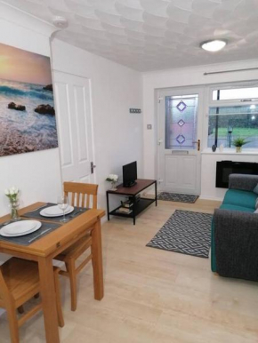 Entire Cosy bungalow close to Beach